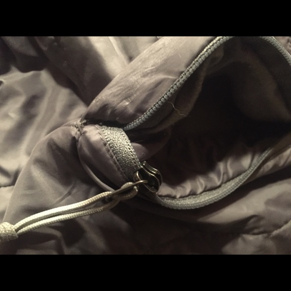 The North Face Reversible Grey Jacket - Picture 6 of 7